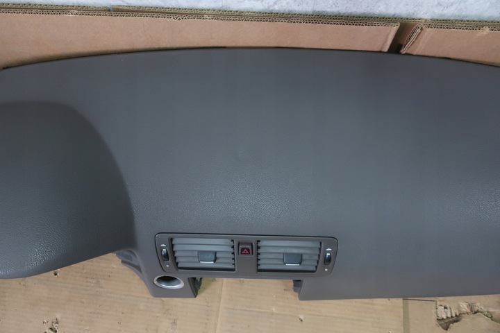 фото №7, Volvo v50 s40 c30 панель раздаточная консоль ремни 04-12 европа beż