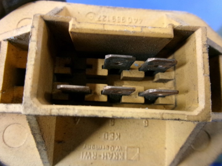 фото №6, Audi 100 c4 подання повітря  повітропровід повітря 4a0959101a bosch 0130111162