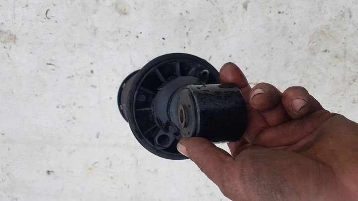 фото №3, Подушка подвешивание кабины перед man tgx tgs