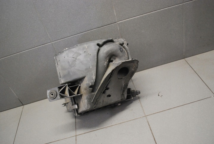 фото №7, Корпус фільтра повітря audi a6 c5 4b0133835l