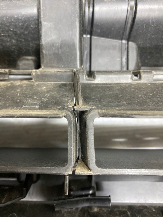 фото №10, Porsche macan gts 95b решітка бампера середня 21-