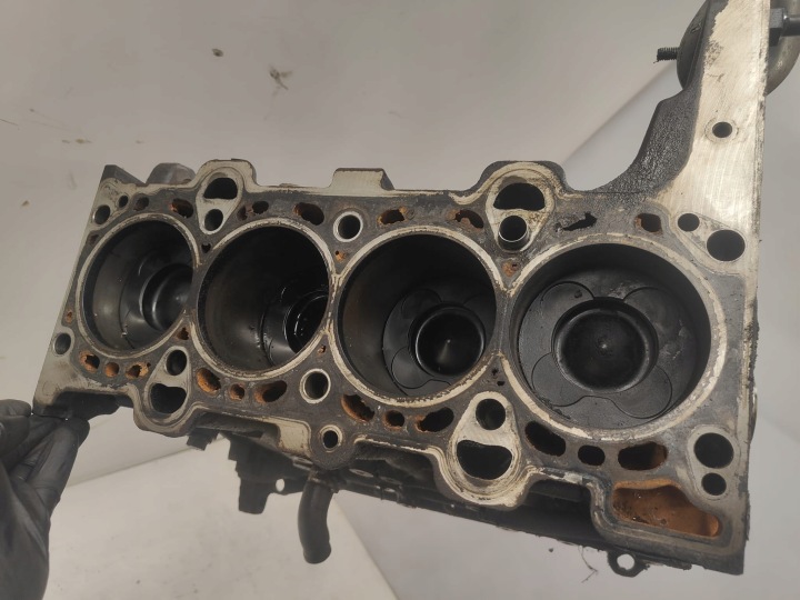 фото №5, Bmw m47 2.0 e60 blok низ двигуна вал 7786664
