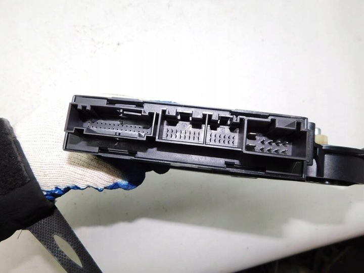 фото №9, Porsche cayenne i 03-10 двигунчик скла правий зад