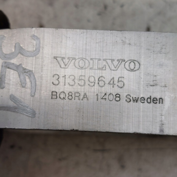 фото №7, Volvo v40 ii d4 2,0d 2014 кронштейн кріплення коробки кпп / коробка передач 31359645