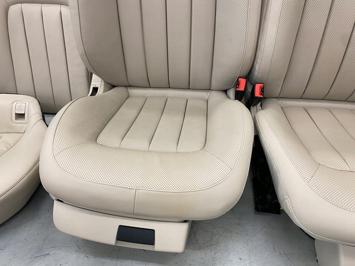 фото №9, Оббивка сидіння cls w218 рестайлінг масаж підігрів вентильовані ідеальні sedan