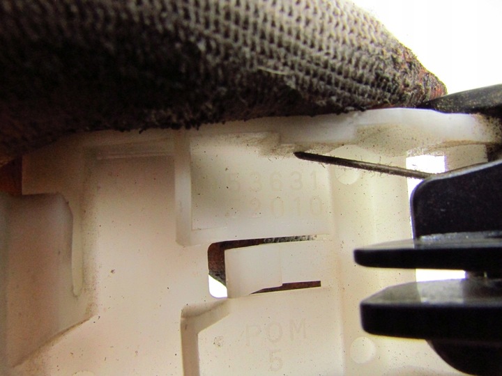 фото №6, Toyota land cruiser 120 ручка открывания крышки заливка топлива 02-09r