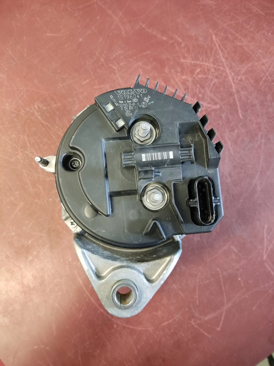 фото №5, Генератор volvo 15196041 0124655131 jak новый