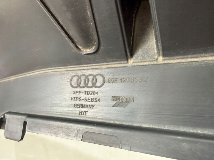 фото №8, Audi a6 c9 e tron 85e руль заборщик воздуха 85e121333j