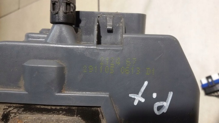 фото №10, Замок дверь ручка правый зад renault megane ii 6 pin 212467 8200028486