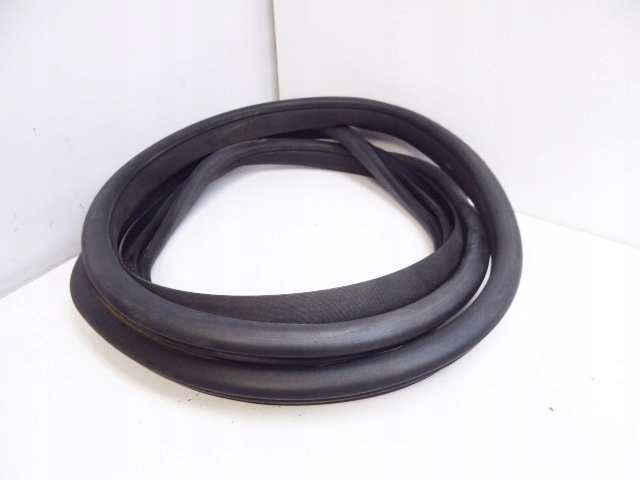 фото №1, E клас w212 рестайлінг прокладка двері зад ліва універсал