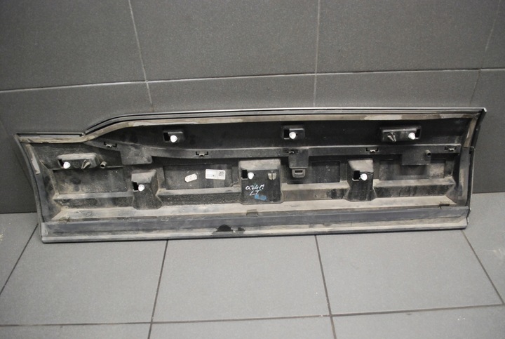 фото №15, Нижня планка двері лівий зад audi q7 4m0853969b