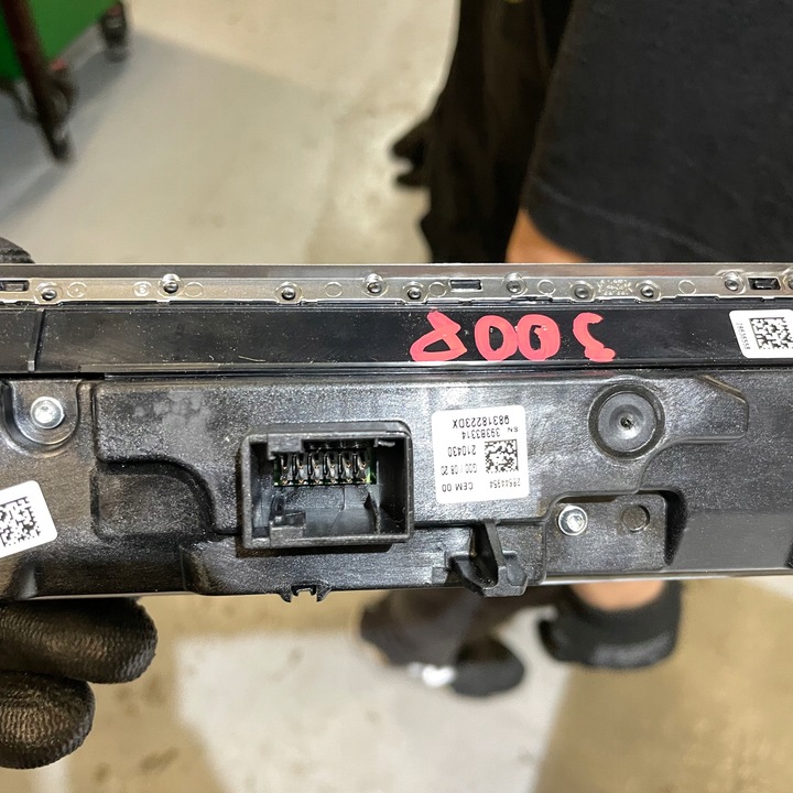 фото №8, Peugeot 3008 ii гібрид панель керування 98318223dx