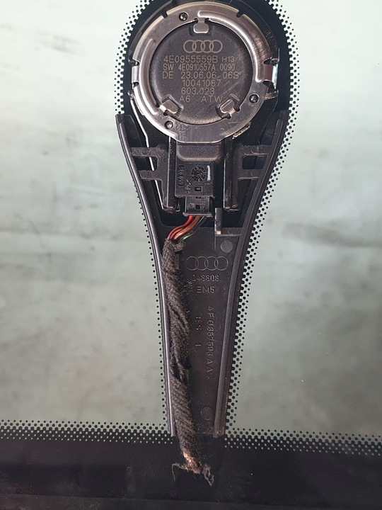 фото №14, Стекло лобовое + датчик оригинальный номер 4e0955559b audi a6 c6 sedan 05r.
