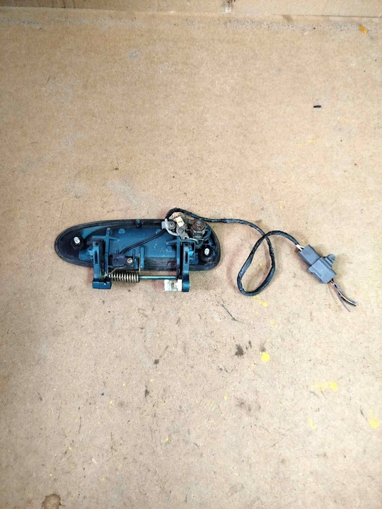 фото №2, Mazda 626 ручка дверь наружная перед левая штекер центрального замка