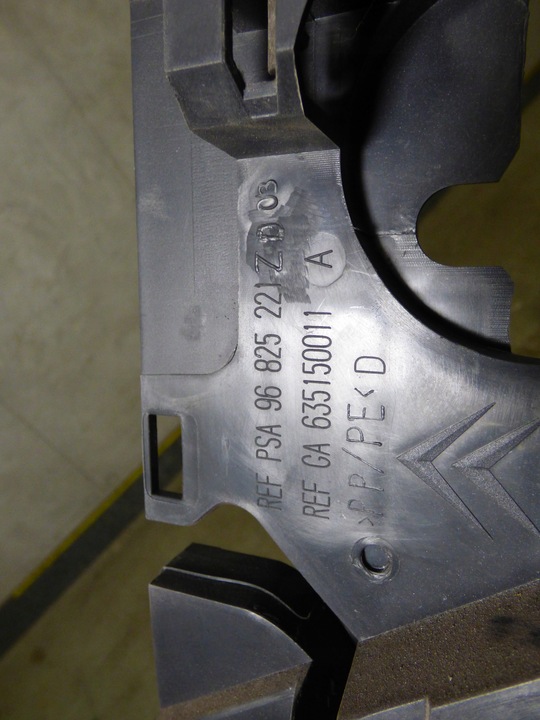 фото №5, Крепление обивка багажника citroen c3 picasso