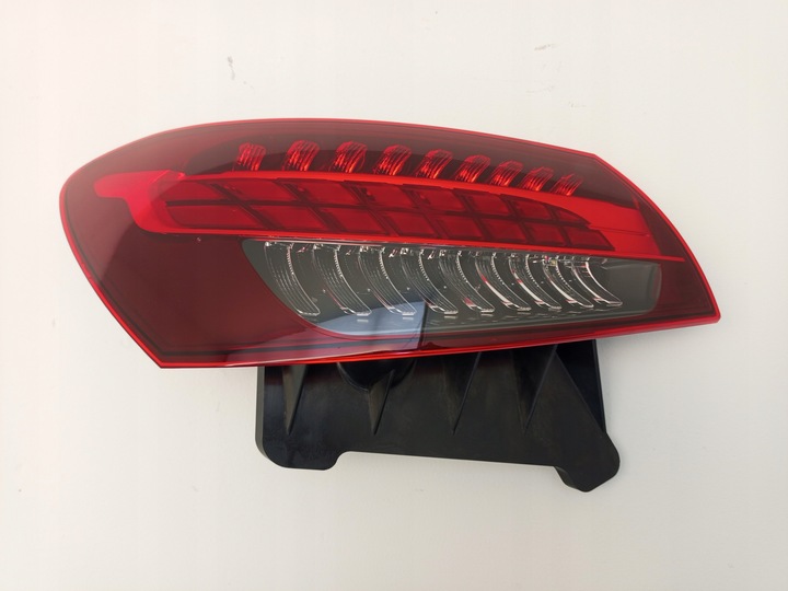 фото №15, Mercedes e-klasa w213 рестайлинг sedan 20- лампа задняя левая левый зад a2139065109