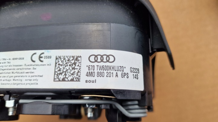 фото №8, Audi q7 4m0 торпедо консоль подушки ремни подушка оригинальные комплект s-line