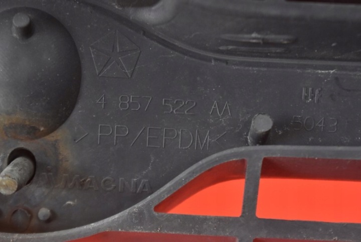 фото №10, Решётка решётка чёрная 4857522aa chrysler voyager 4 iv 01-04