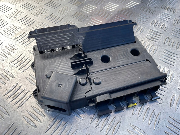 фото №1, Mercedes glc w253 коробка предохранителей a2135401115