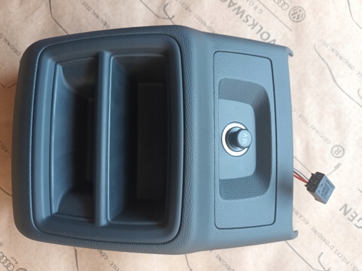 фото №8, Audi a4 b9 a5 f5 захист панель тунелю зад бардачок 8w0864376 6ps 72km