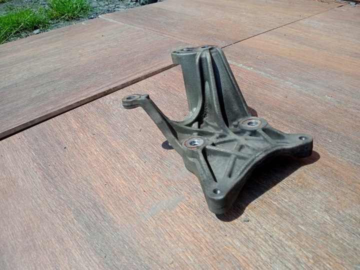фото №8, Jeep cherokee kk 07-12 2.8 crd nitro кронштейн кріплення 90513217f