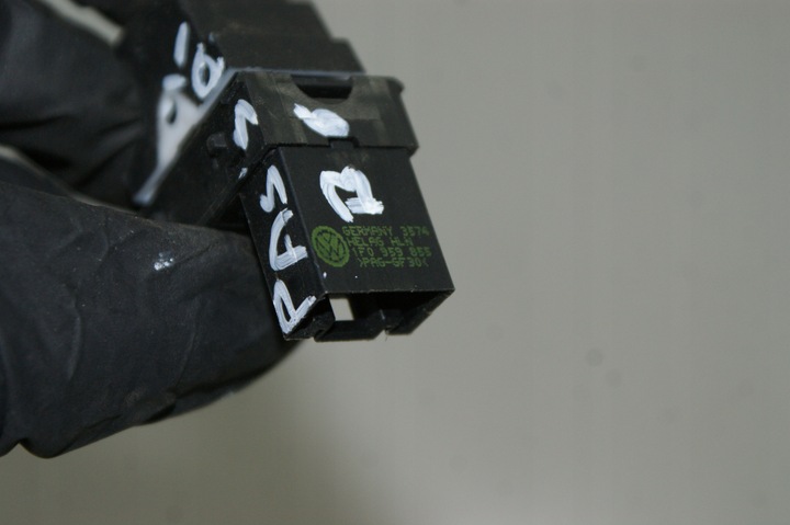 фото №12, Переключатель выключатель стёкла левый зад volkswagen passat b6 1f0959855