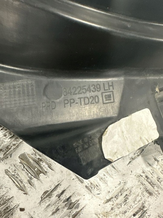 фото №5, Канал воздуха chevrolet corvette c8 84225439