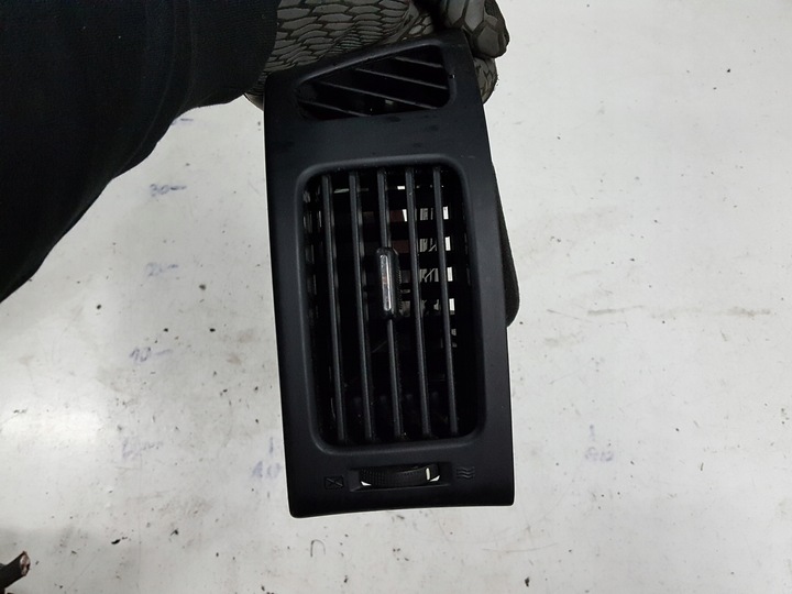 фото №1, Hyundai i30 i 07-12r решётка воздуховод левая