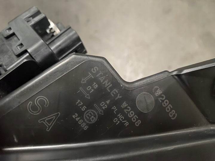 фото №8, Suzuki swift mk8 комплект лампа