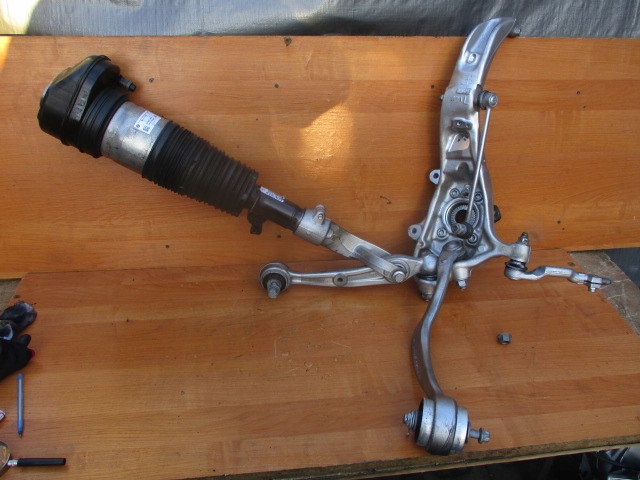 фото №13, Bmw x5 g05 x6 g06 g07 поворотна опора перед права 6876656 голий nr1 nr2 пошкоджена