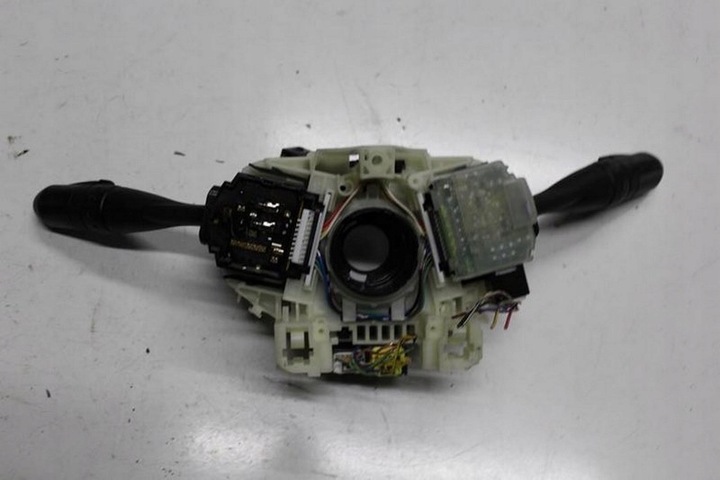 фото №1, Colt z30 vi 12 5d рестайлинг переключатель комбинированный