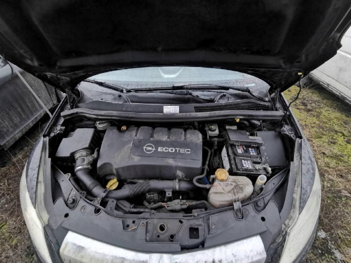 фото №7, Opel corsa петля передних дверь - передние 2008 1.3l 13180564