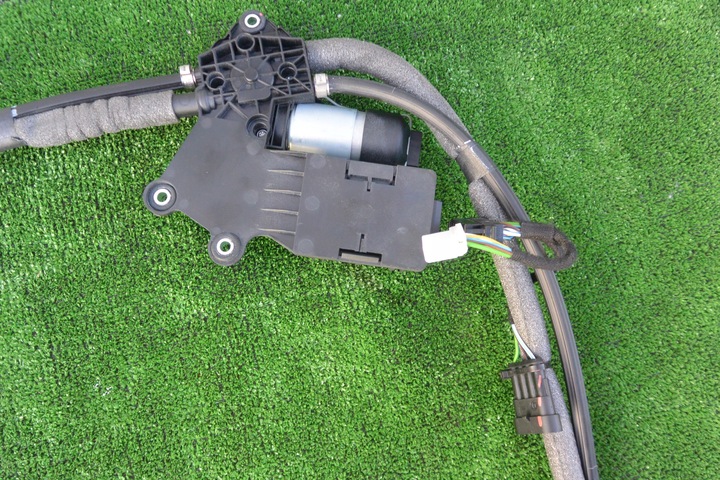 фото №7, Ролета дверь солнцезащитная правая зад maserati quattroporte vi