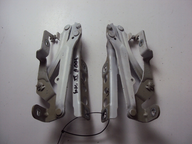 фото №1, Петлі капота peugeot 3008 ii 2016- ewpb