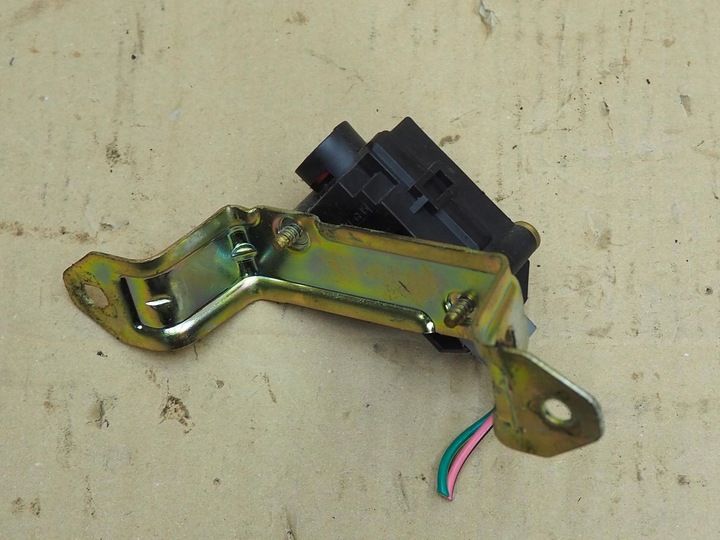 фото №10, Mazda tribute 00-07 вимикач ударний