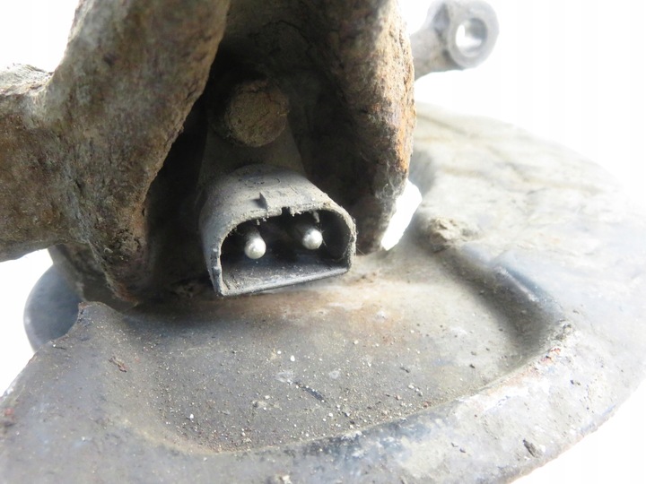 фото №2, Поворотна опора ступиця передня ліва volvo v70 i 2.5 tdi