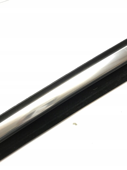 фото №8, Mercedes gla ii h247 2021 прокладка рамка стёкла дверь зад левая a2477354300