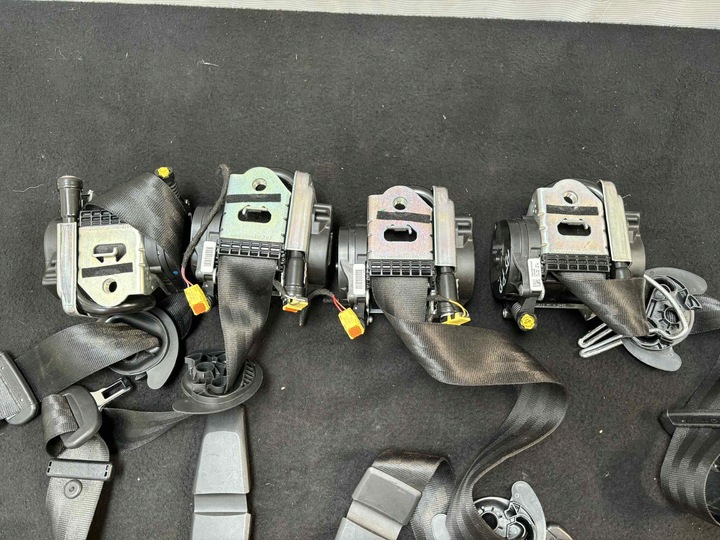 фото №8, Audi a4 b9 pas безопасности перед левый правые 8w