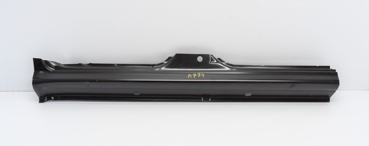 фото №1, Skoda octavia i 1u0 правые порог обшивка org новое