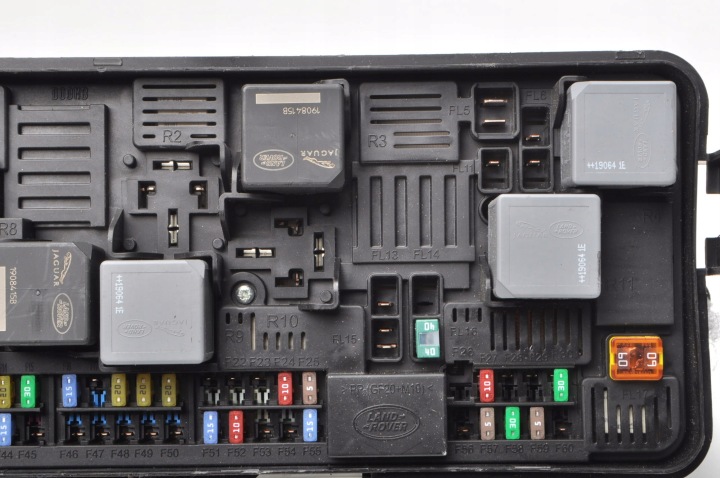 фото №7, Land rover discovery l462 2.0 si4 блок запобіжників jpla-14n030-ab