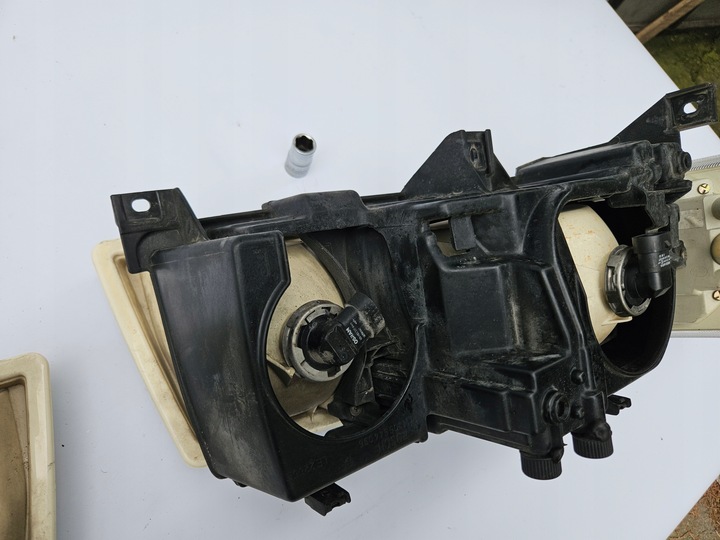 фото №13, Лампа левая правая комплект audi v8 d11 441 usa