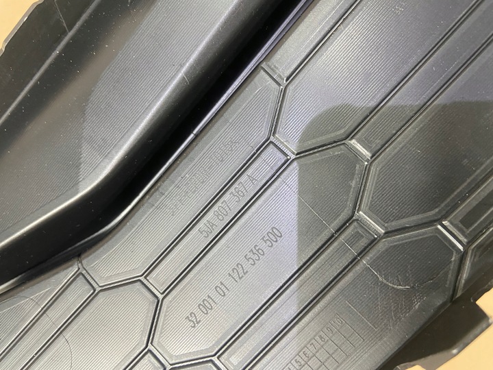 фото №16, Решітка решітка бампера ліва skoda rapid 5ja807367a