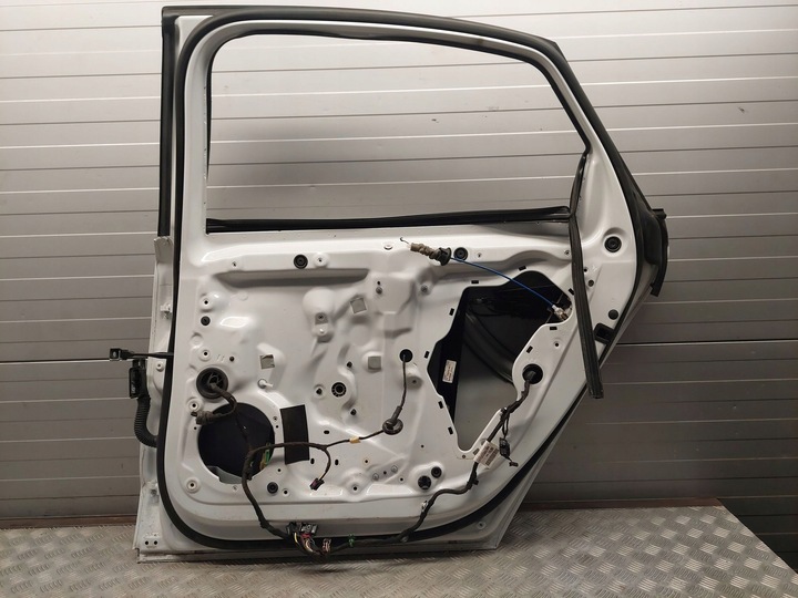 фото №7, Audi a8 s8 d4 4h 2015 зад сторона правая дверь задние