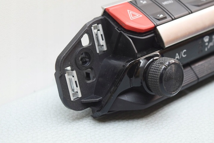 фото №11, Панель перемикачів peugeot 3008 suv 98106111zd 1.2l бензин 96kw 2019