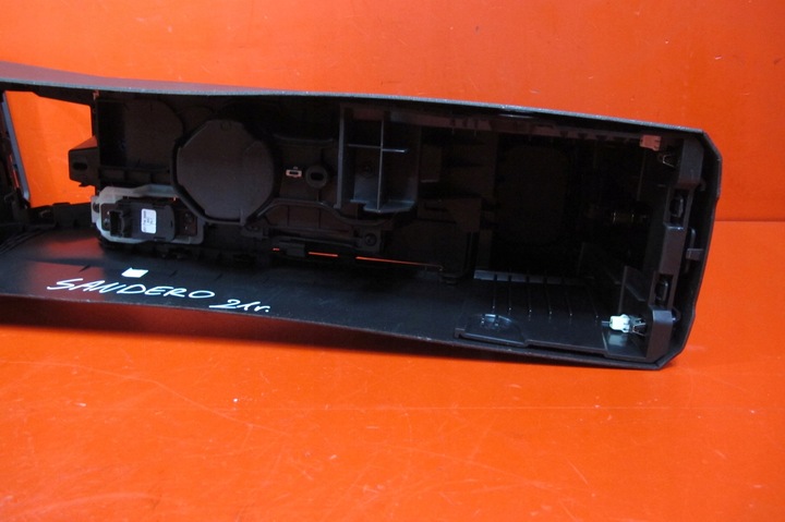 фото №10, Dacia sandero iii stepway 21- тунель середній підлокітник європа