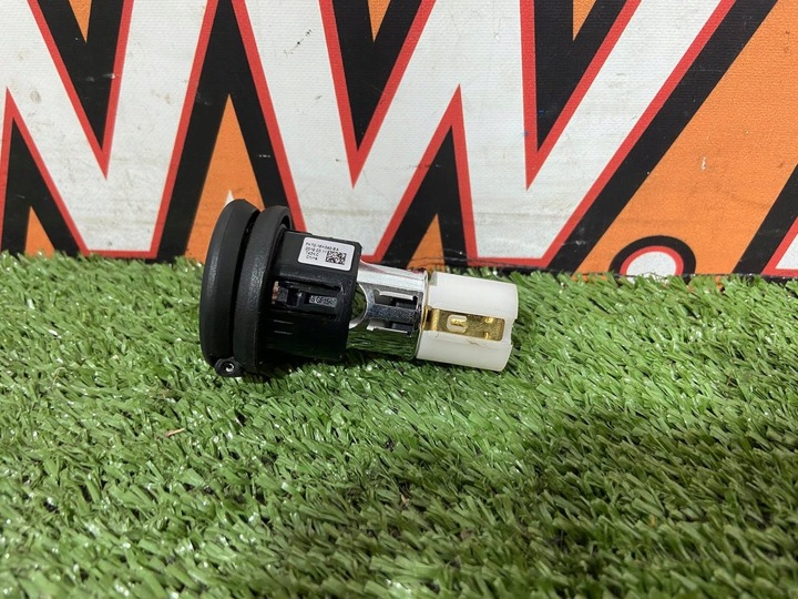 фото №3, Соединитель гнездо usb jaguar f-pace x761 fk72-15k040-ba