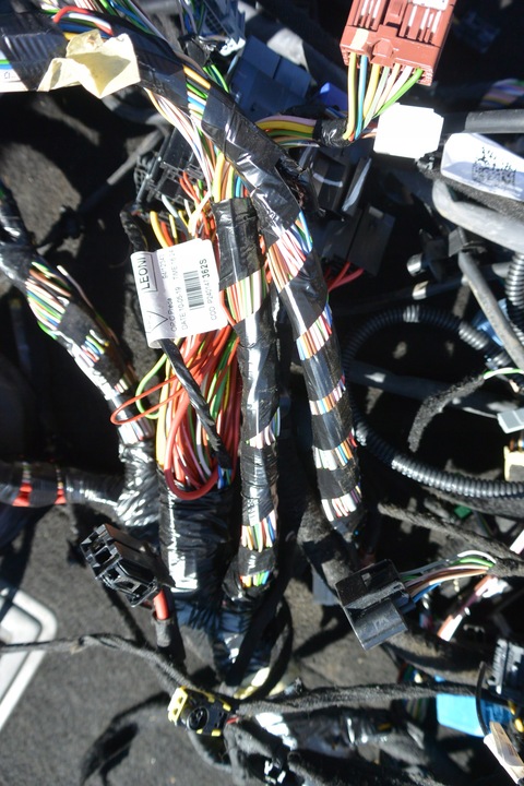 фото №8, Dacia duster ii 17- установка жгут электрический комплект 1.6 механическая коробка передач