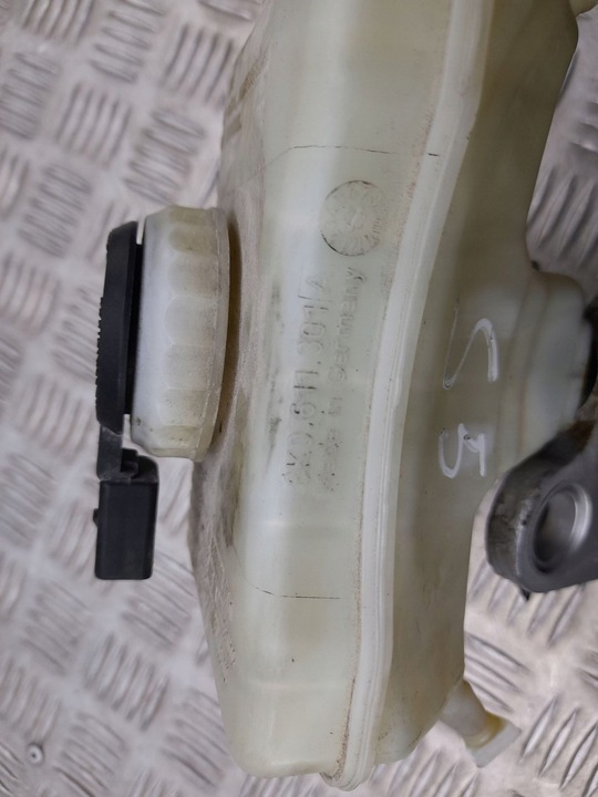 фото №6, Audi s5 рестайлінг 8k061130a з спереду головний циліндр гальма