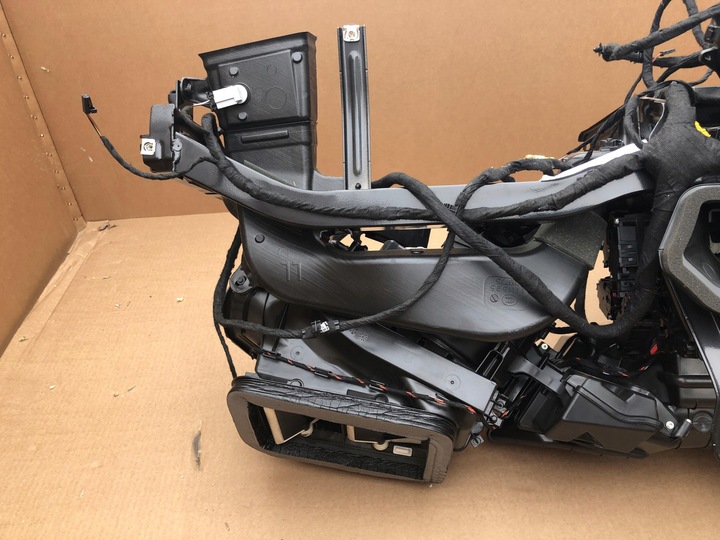 фото №7, Каркас панелі обігрівач педалі audi e-tron q8 suv