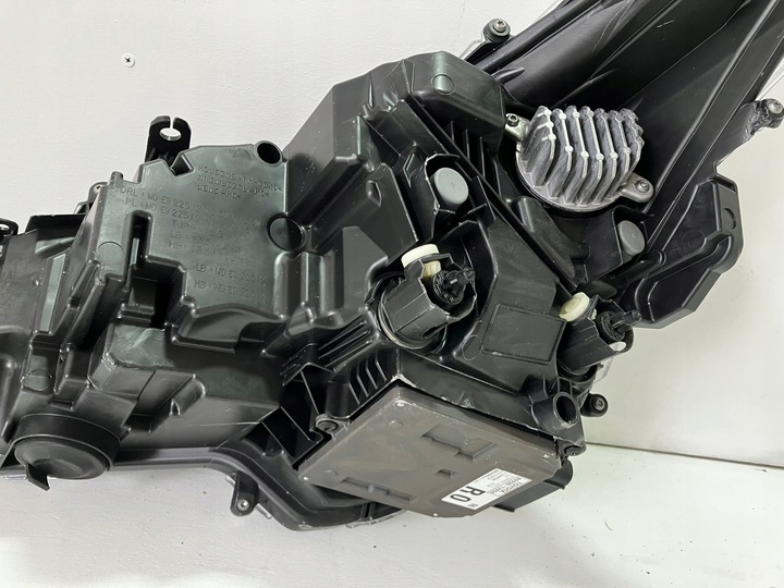 фото №13, Corolla e21 лампа права перед комплектна повний led